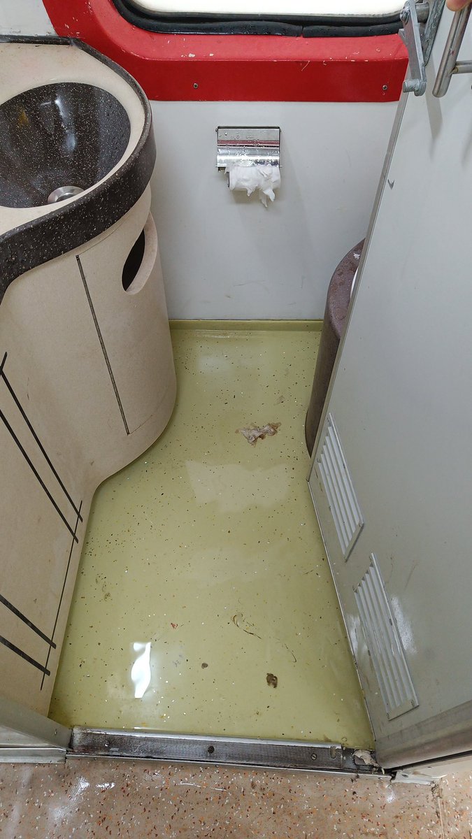 adityaK_12951's tweet photo. JetSpray leaking and water from the washroom overflowing inside the coach .
Did not expect these in AC First coach. 
Pathetic work.
Please look into the matter 

H1 coach . Train no 11301

@RailMinIndia 
@drmpune 
@drmmumbaicr https://t.co/mNUaOsdJz2