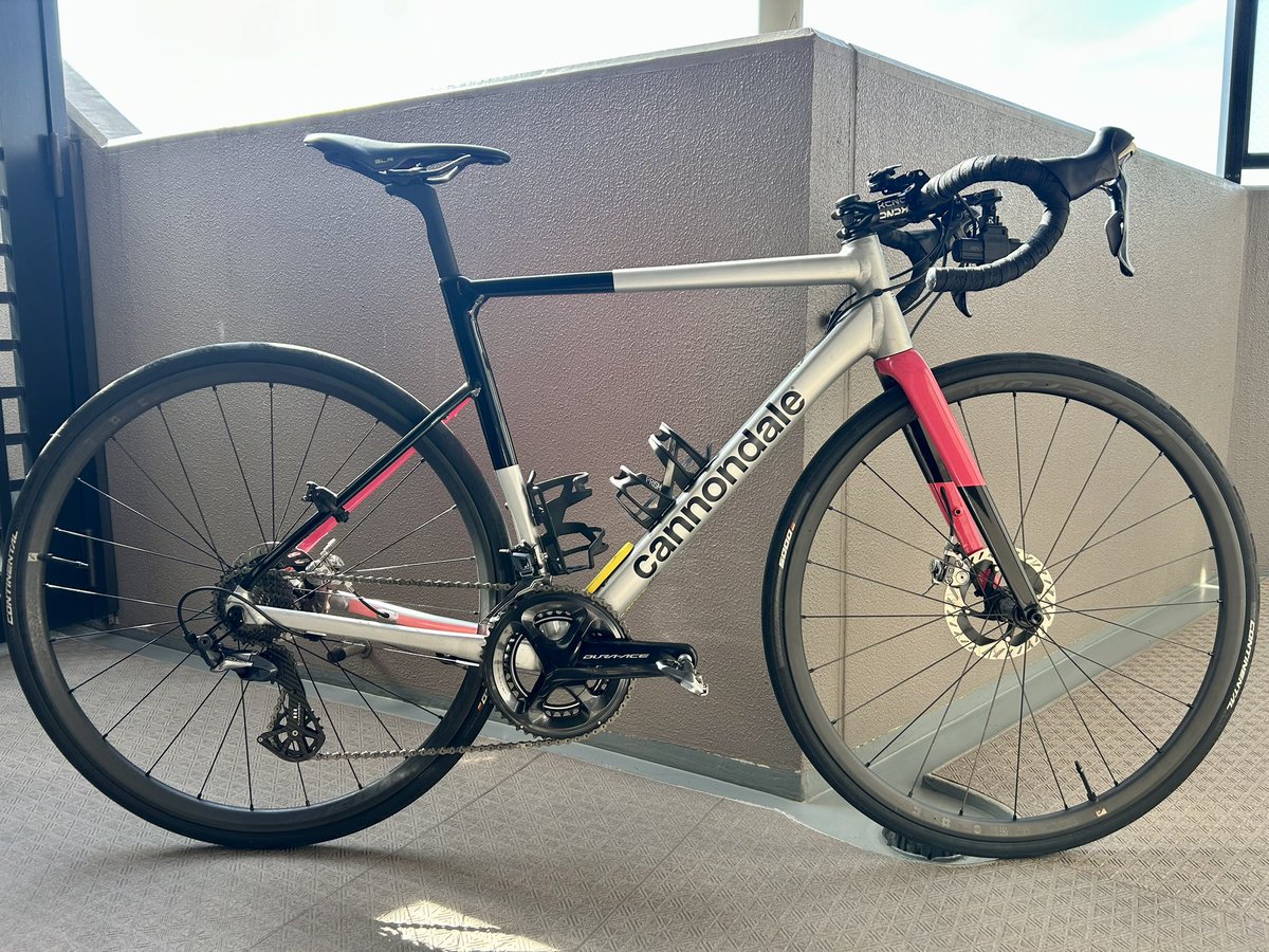 dartskebab's tweet photo. 現在の自転車達✨

CAAD13
CINELLI  VIGORELLI
FUJI  TRACK ARCV
Tern Verge P10

ロードがもう1台欲しい🤔 https://t.co/9aCQhYLFq1