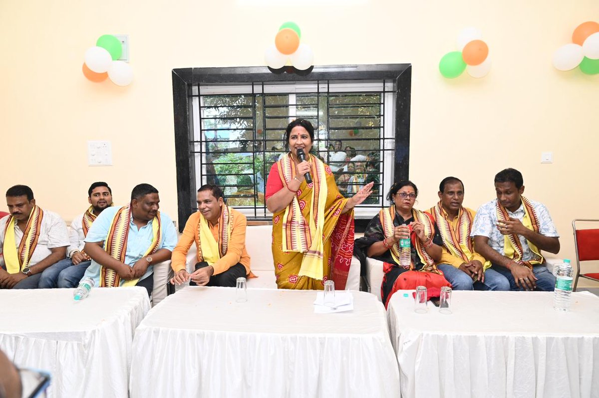 MayorofBBSR's tweet image. Joined the inauguration of ward office in Ward No. 51 of #Bhubaneswar in the presence of Hon’ble MLA Shri Babu Singh, #BMC Standing Committee Chairpersons, local Corporator Smt. Binayinee Jena and others on Sunday morning. #CommunityDevelopment