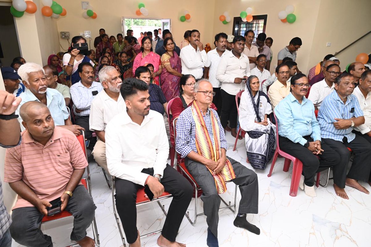 MayorofBBSR's tweet image. Joined the inauguration of ward office in Ward No. 51 of #Bhubaneswar in the presence of Hon’ble MLA Shri Babu Singh, #BMC Standing Committee Chairpersons, local Corporator Smt. Binayinee Jena and others on Sunday morning. #CommunityDevelopment