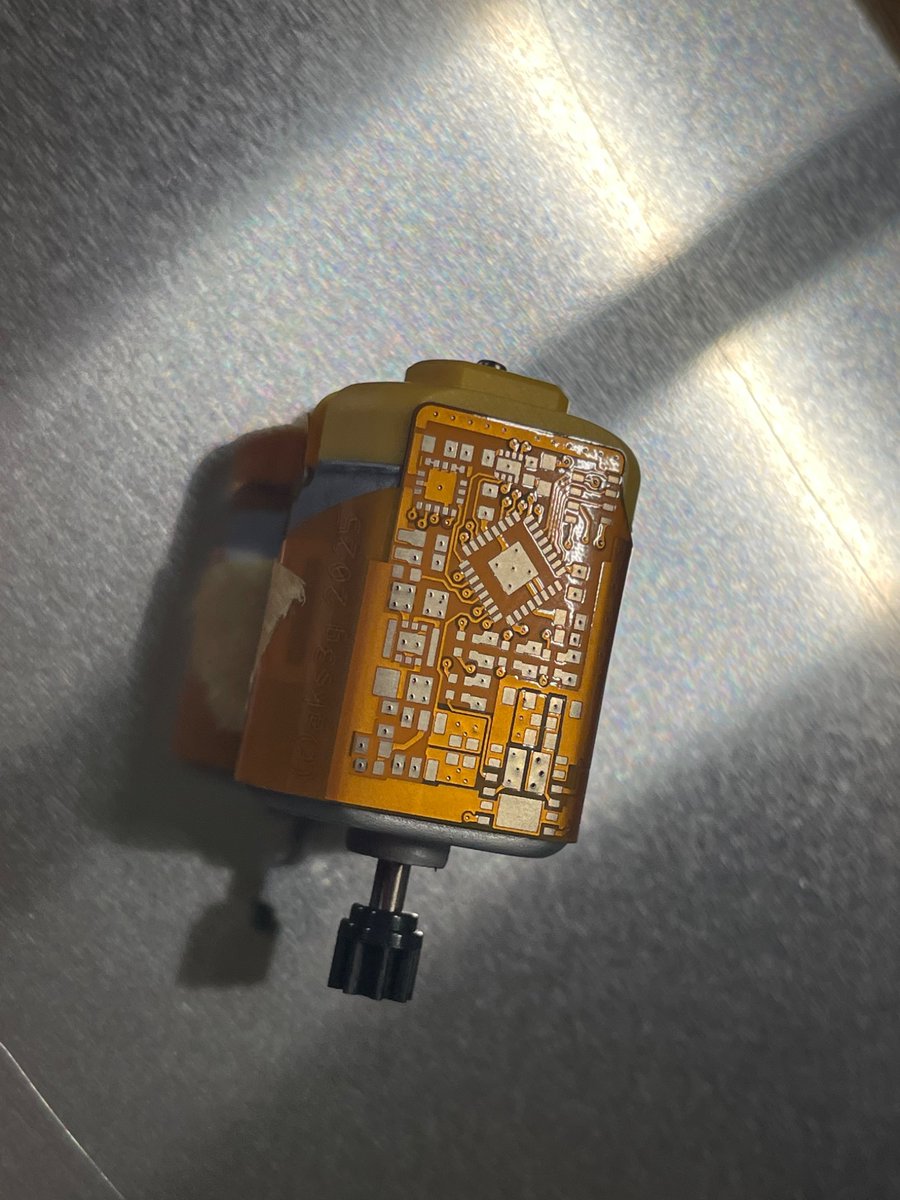 JLCPCB's tweet image. 🏎️See how @g_aks used JLC Flex PCB to build an autonomous, AI-powered Mini 4WD for competition — super cool!😎
As the maker says: “Flex PCB has great potential!” -and we totally agree~
💡What would YOU create with JLC Flex PCBs?
🎁 Grab a coupon here: shorturl.at/Ebhch