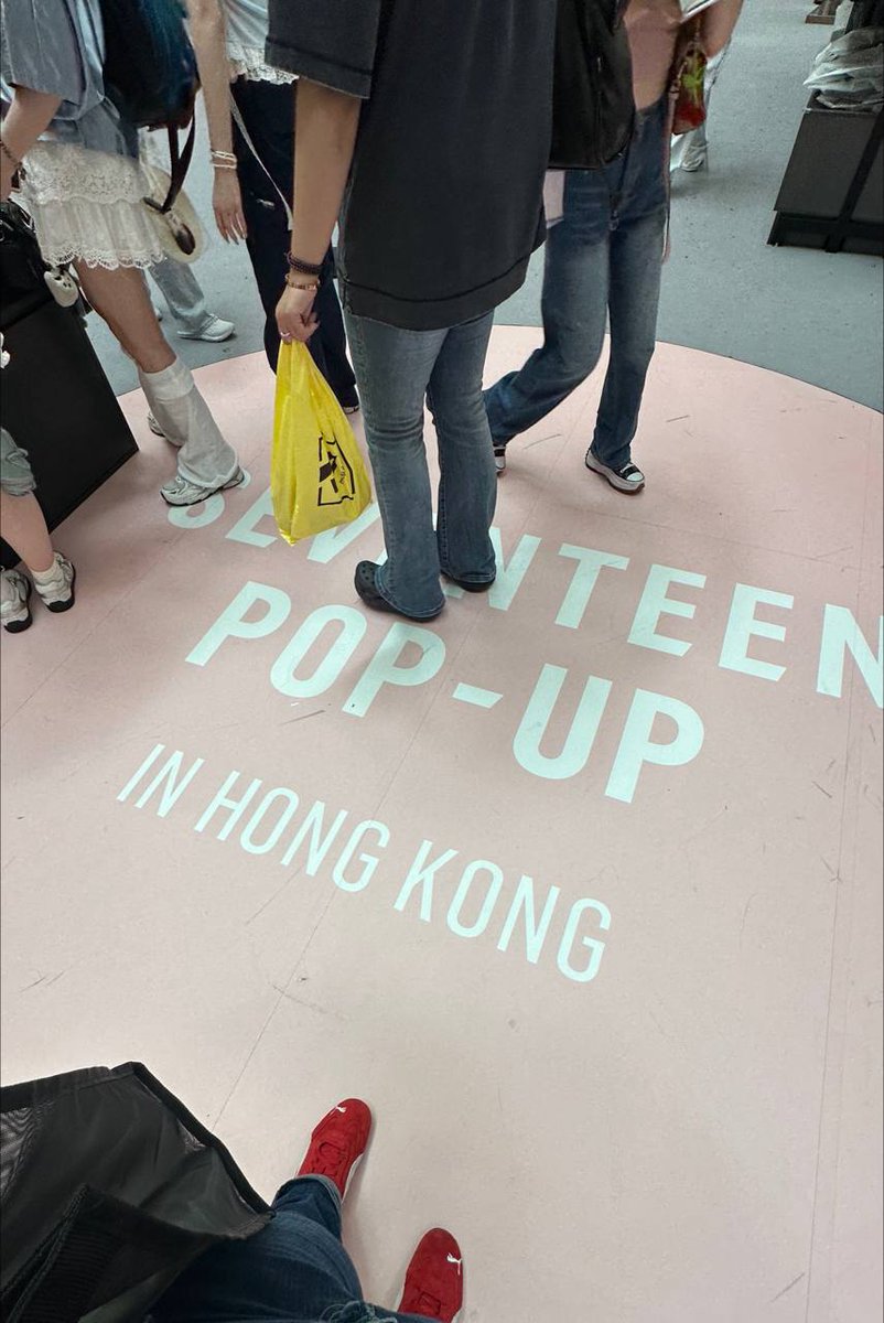 HanGangHelps's tweet photo. Currently at HK pop up! Items secured for our buyers tysm for the trust 🥰

DM for more pasabuy! ETA 9/30 🩵🩷

wts lfb seventeen md hong kong https://t.co/QbFP6ZAIV8