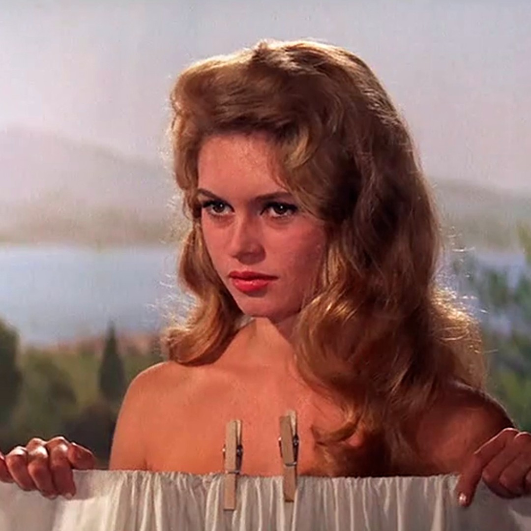 Hoy celebramos los 91 años de #BrigitteBardot con estas imágenes de su primer éxito: "Y Dios creó a la mujer". Dirigida por Roger Vadim en 1956.