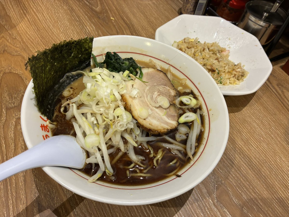 82NR's tweet photo. こってり好きなら是非ココへ！
#松福御殿場インター店 https://t.co/1Hn32qr3Sp