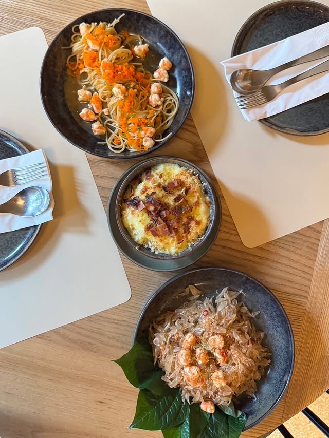 🍽️✨ Makan bukan cuma soal rasa, tapi juga tentang cerita di balik setiap hidangan.