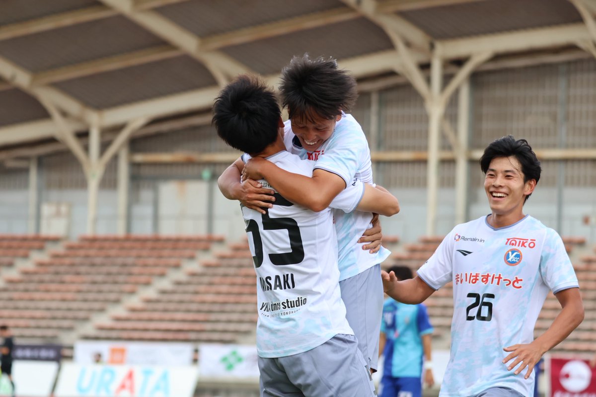 室蘭大谷高校 サッカー部 Champion ピステ・ウィンドブレーカー サイズL 室蘭大谷高校 サッカー部 Champion ピステ・ウィンドブレーカー サイズL