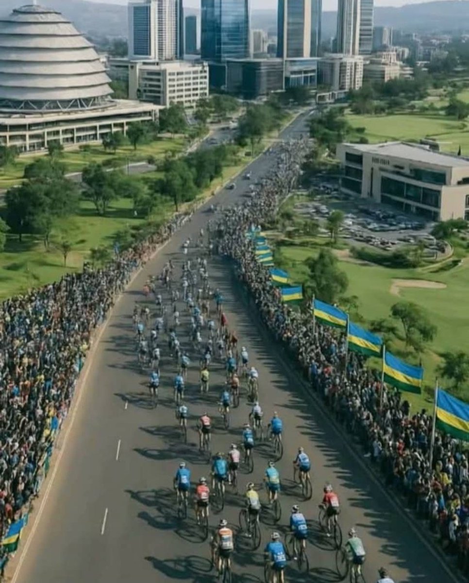 Icyumweru cyiza 🇷🇼...umunsi wanyuma w'amagare..nukuri dushimire benshi harimo..:
* Umujyi wa Kigali
* RCB-Event organizers
* TeamRwanda y'amagare
* Umufana
* Umutekano
* Umunyamakuru
* Umuterankunga 
* Ministeri ya Sport
Imigisha myinshi ku Rwanda rwacu