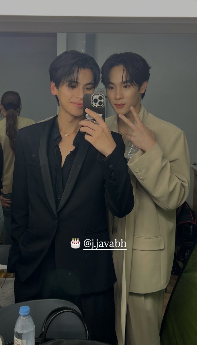 surfjavabrasil's tweet image. 📆 28.09.2025 - ©️ Stories Instagram @/ohmtpk

&quot;🎂&quot;

//os besties de uma nação 😔

[@javabh #ohmtpk #Java20thChapter]