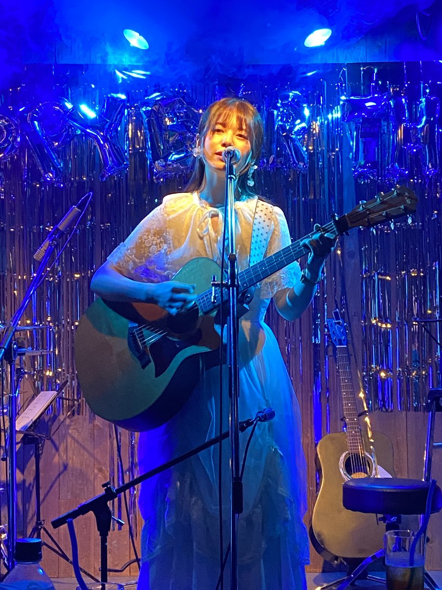 norio43438021's tweet photo. かのん1stワンマンライブ

ギターも上手くなったし、
ずいぶん、かっこよくなった。

進化中のかのんちゃん、
頑張ってね(^O^)／ https://t.co/CUlMIXH8UN