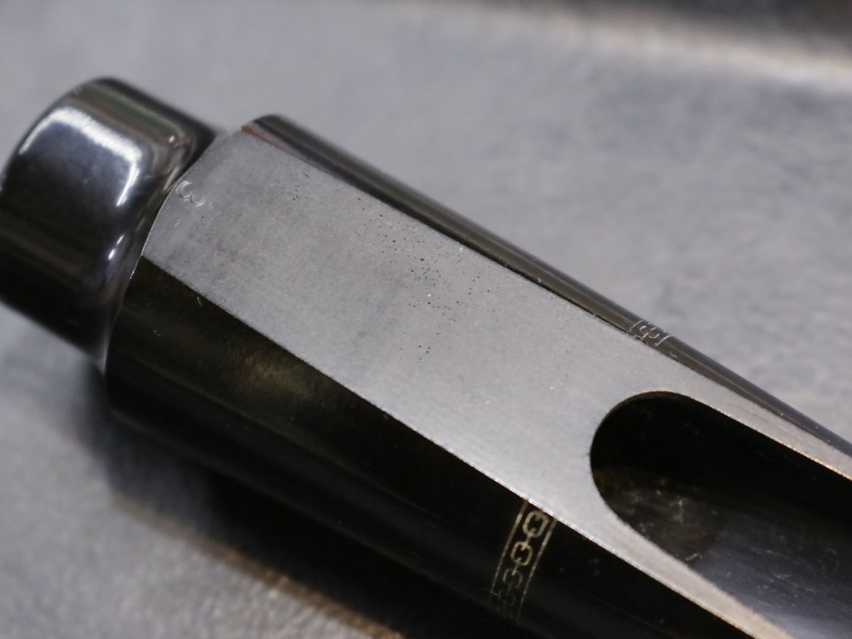 windpaljapan's tweet image. 【中古入荷情報～】御茶ノ水ウインドパル店

非常にレアなマウスピースが入荷です。フロリダスラントの初期モデルでテーブルスタンプです。ニューヨークスラントに近いデザインが特徴だと思います。オリジナルコンディションと思われます。

＃OTTOLINK ＃オットーリンク　＃Tenor