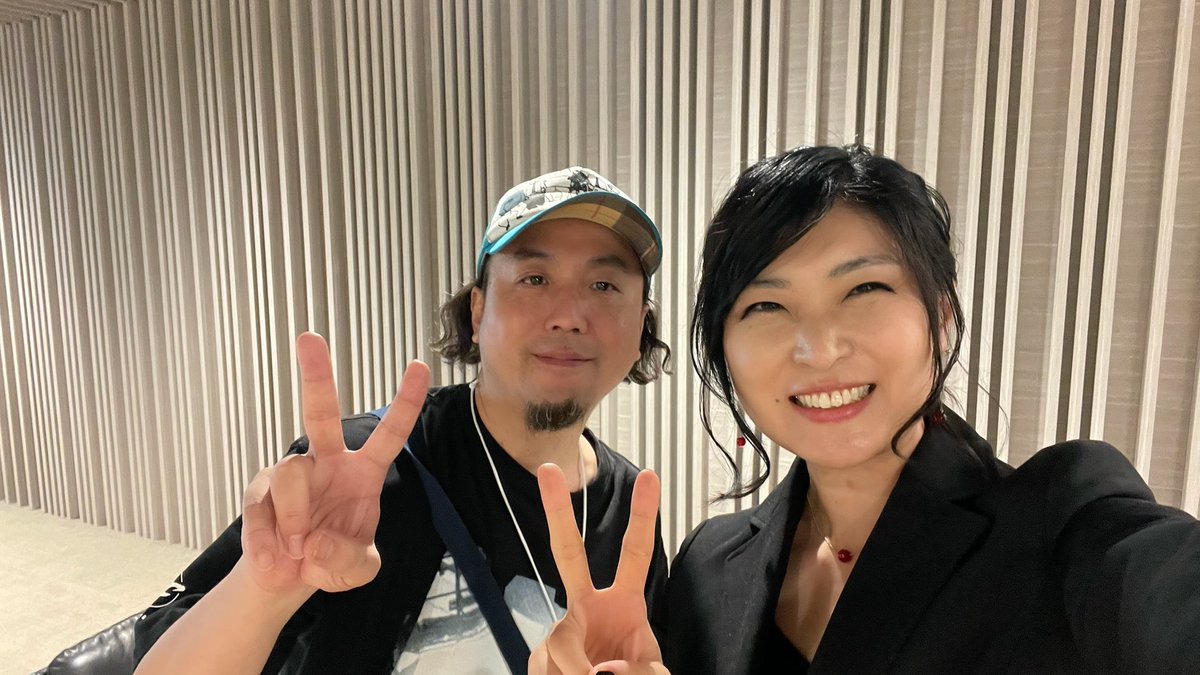 りいちろうさんとバッタリお会いしたので記念撮影していただきました^o^

理一郎さんは私のTGSステージMCデビューからご存じなのです^o^

・・・はるか昔の話。笑