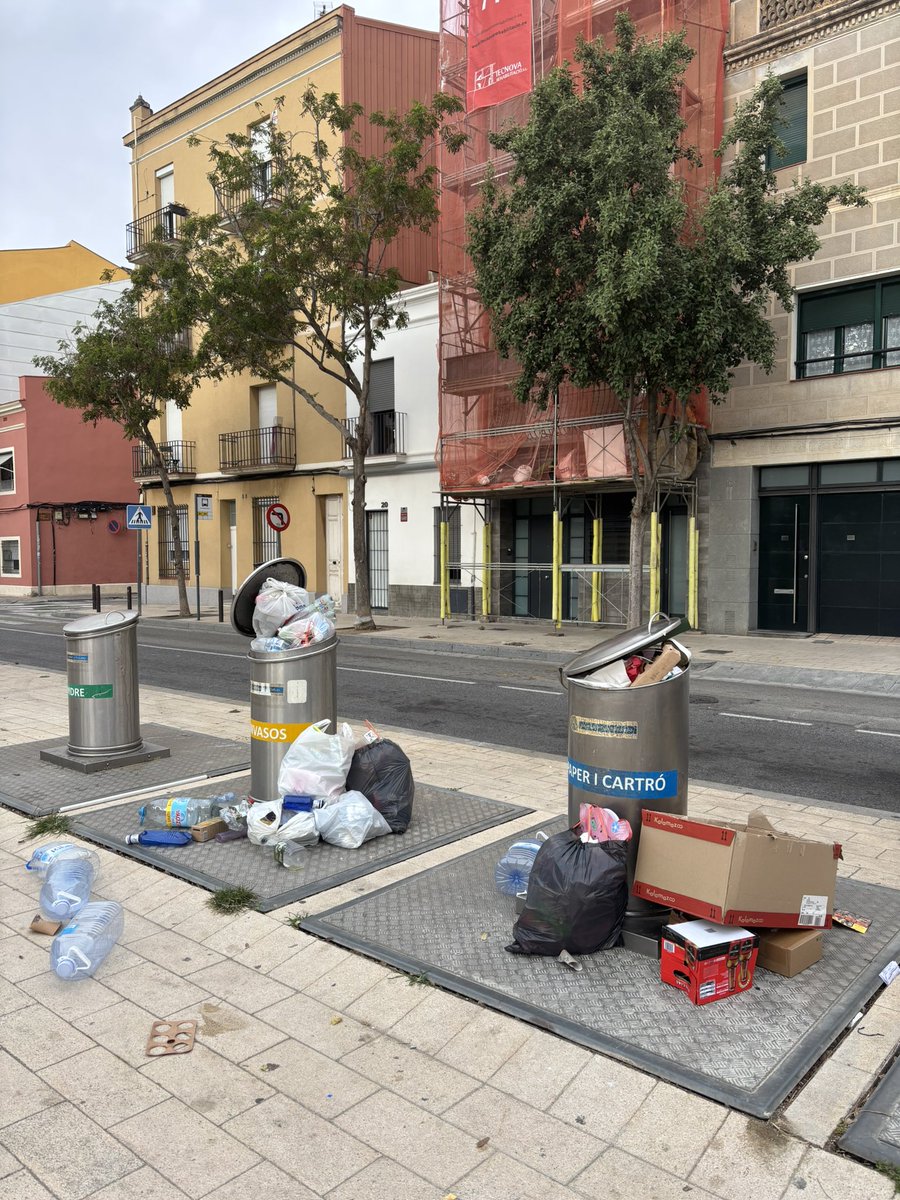 Tardeo sí, matineig no…
<a href="/AjBadalona/">Ajuntament de Badalona</a> <a href="/Albiol_XG/">Xavier García Albiol</a>