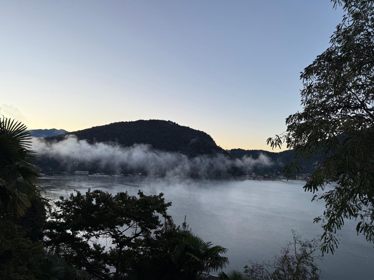 meteoschweiz's tweet image. Wiesennebel, Hochnebel, Seerauch und klassischer #Nebel - das Tief, welches uns letzte Woche beschäftigt hat, ist in die Adria gezogen und hat diesen herbstlichen Hochdruck-Phänomenen Platz gemacht. Bilder: Meteo Meldungen, MeteoSwiss App