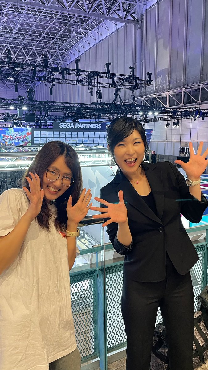 accessory_aoiya's tweet photo. IGN Japanのブースにもお邪魔してきました^o^
みなさんと挨拶&記念撮影させていただきましたが、野口さんと撮るの忘れたー!
今度あったら勇気出して言ってみよう。
写真お願いしますと。
#TGS2025 #IGN #IGNJapan https://t.co/LvuxBscQvs