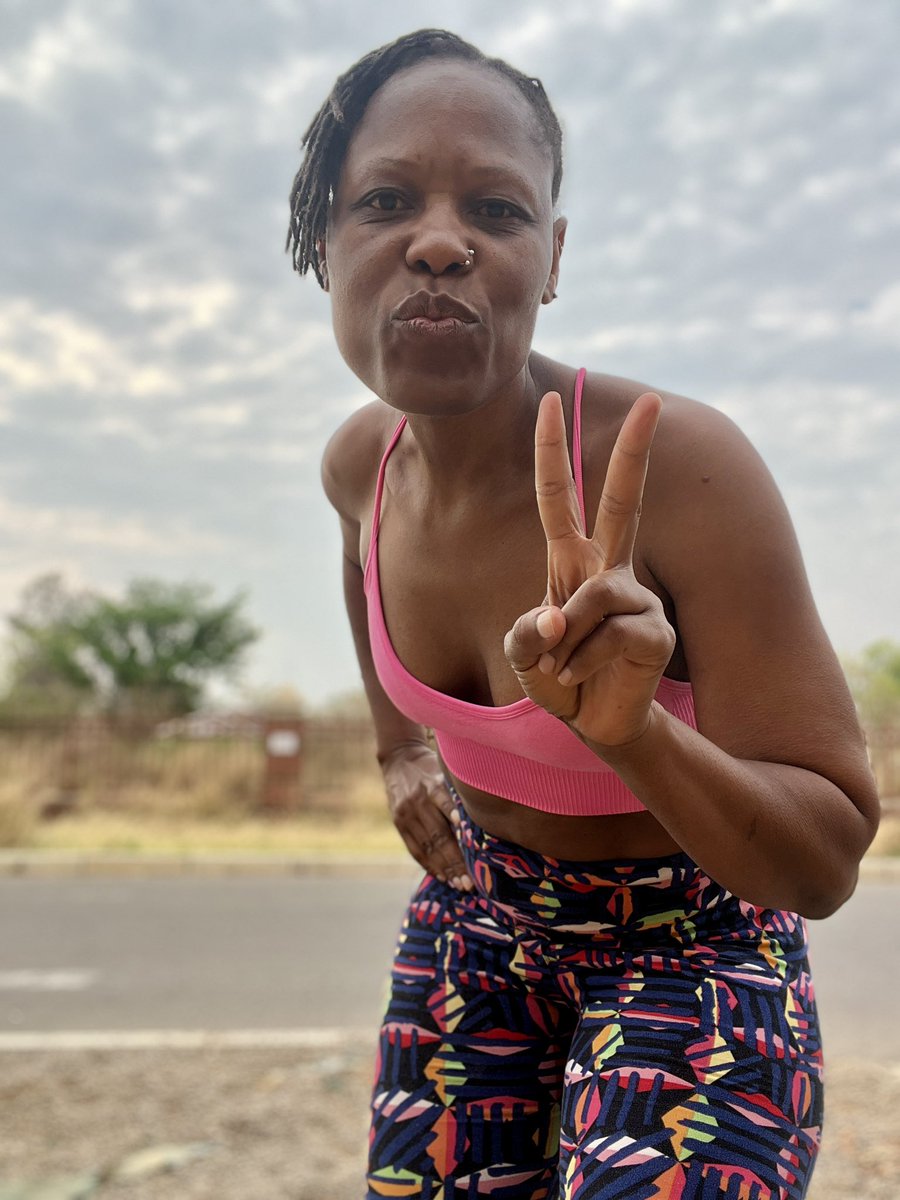 If you want to exercise to look and feel good, win the battle in your mind 🤞🏾

I promise it doesn’t take much! Mind over matter is the biggest hurdle ✌🏾

All you need is consistency, cleaner eating and more movement… That’s all!

Commit and you will see results 💯💯