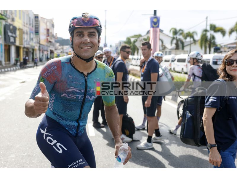 tuttobiciweb_it's tweet photo. Matteo #Malucelli dopo aver vinto la prima tappa del #tourdelangkawi racconta la sua preparazione alla corsa malese
https://t.co/KZLgXqOmJ3 https://t.co/TcsGPOrFOv