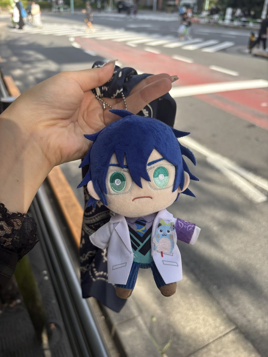 落し物 拡散希望

サンシャインシティ付近に画像のぬいぐるみとスカーフが落ちておりました。お心当たりのある方はお声かけ頂けますと幸いです。
お名前存じ上げずわかる方はお名前とともに拡散してくださるとありがたいです🥲
1度私が預かっております