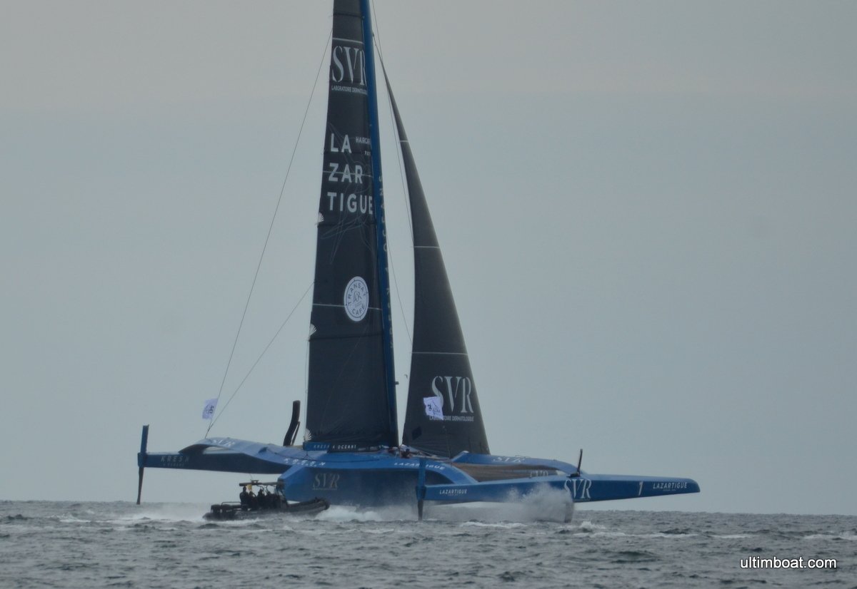 UltimBoat's tweet image. #Ultime #Ultim #OceanFifty #24HUltim #Arrivée

SVR Lazartigue de Tom Laperche et Franck Cammas sur le point de remporter la course offshore des 24H Ultim
