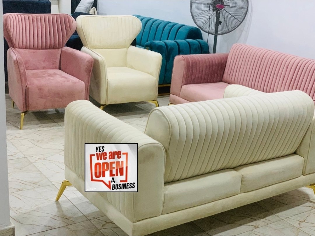 NaOgunsola's tweet photo. Strong enough for your weight, stylish enough for your taste 😎
#InteriorByNamex #ChairVibes #FurnitureGoals #HomeStyle https://t.co/OghETNgod6