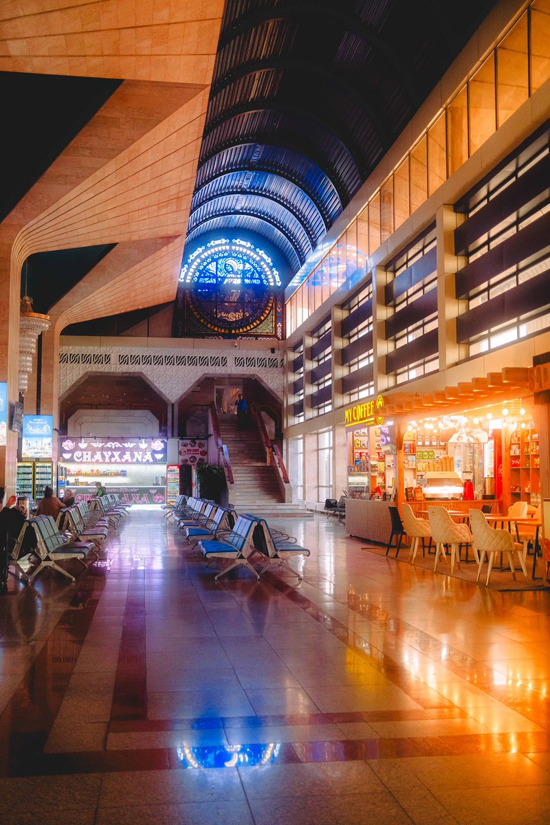 ウズベキスタンの駅がすごかった
