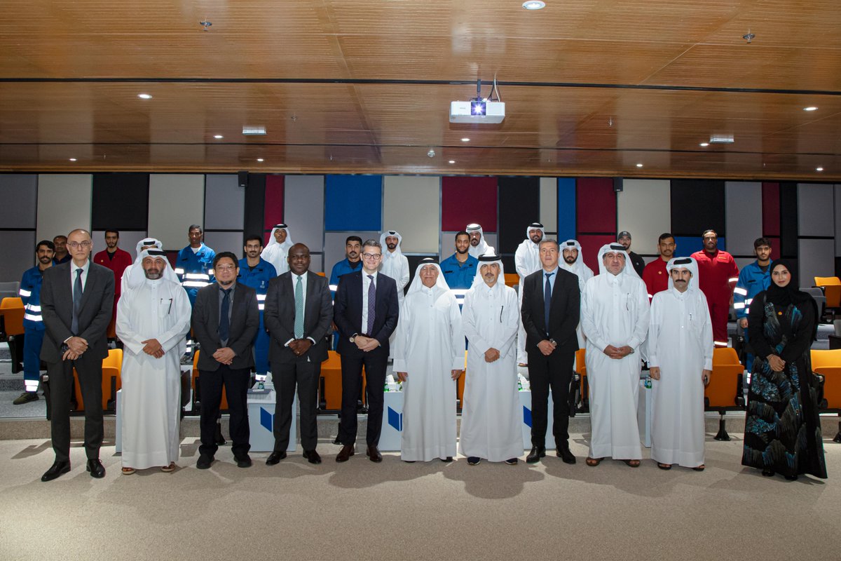 Shell_Qatar's tweet image. قام فريق القيادة في شل قطر بزيارته السنوية إلى جامعة الدوحة للعلوم والتكنولوجيا، تعزيزًا للشراكة الاستراتيجية والتعاون المستمر في مجالات التعليم والابتكار وتطوير الكفاءات، .كما تضمنت الزيارة عرضا توضيحيا لفريق شل للماراثون البيئي التابع لجامعة الدوحة للعلوم والتكنولوجية لمشاركته…