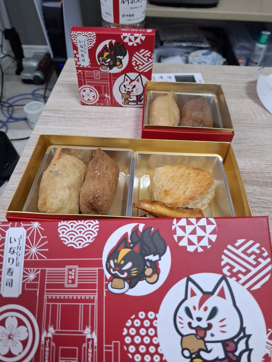 その他細々！
おいなりは宿借りる友人への夜食にお土産と自分の分、そして箱全種類１個ずつ確保しました( • ̀ω•́  )✧
前回遊びに行った時に着替え一式預かってもらってた癖に今度はお荷物一式預かってもらい、今度車で遊びに来た時に回収するです！
#ビーサイドARTFES
#bsidelabel