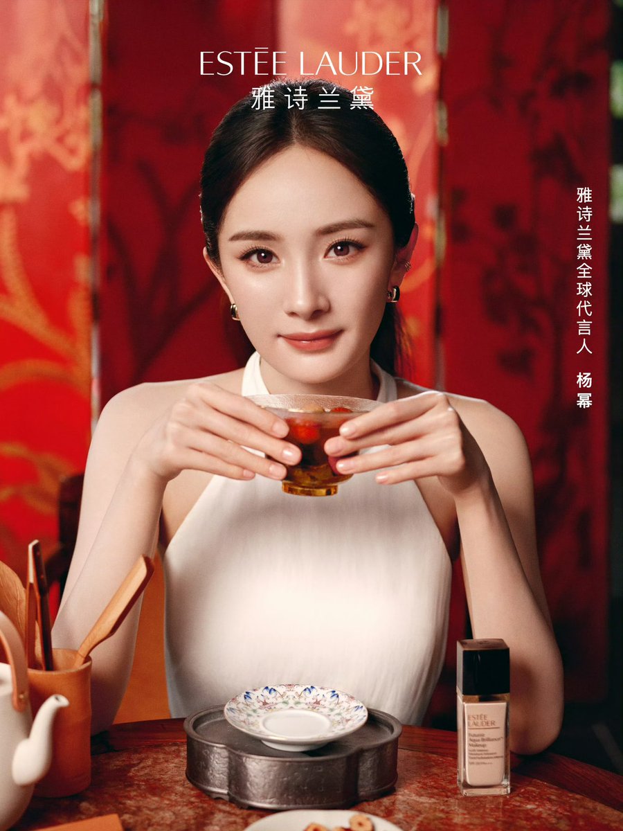 Queenbee_fox's tweet image. #YangMi for @EsteeLauder 

This picture is really elegant and expensive 

#YangMi's face and temperament always suit this kind of atmosphere 

She is really @EsteeLauder Global Spokesperson 😍

#YangMiEsteeLauderGlobalSpokeperson