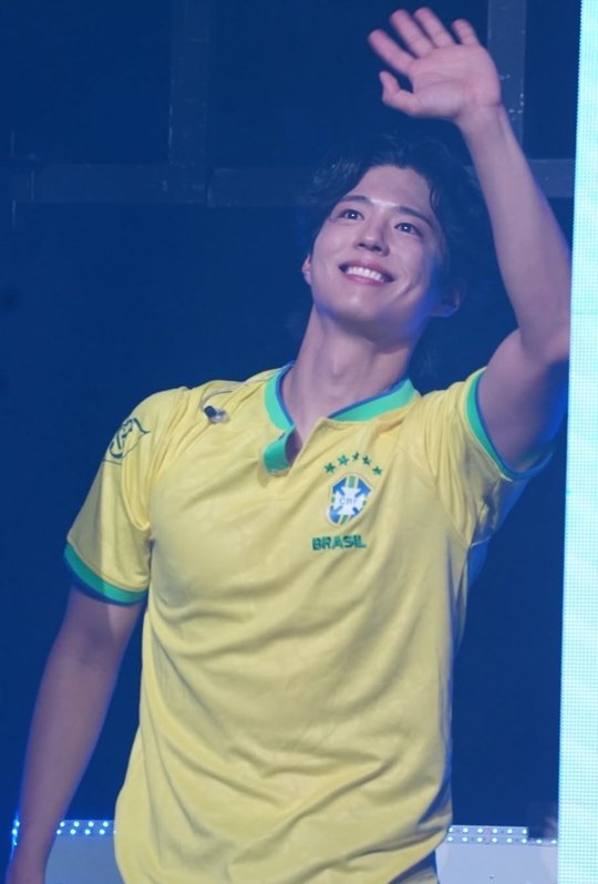 jgj0616's tweet image. 박보검, 브라질서 축구 유니폼 입고 눈물 “감격스러웠다” (출처 : 네이버 연예) naver.me/x6x330s0

#박보검 #BEWITHYOU