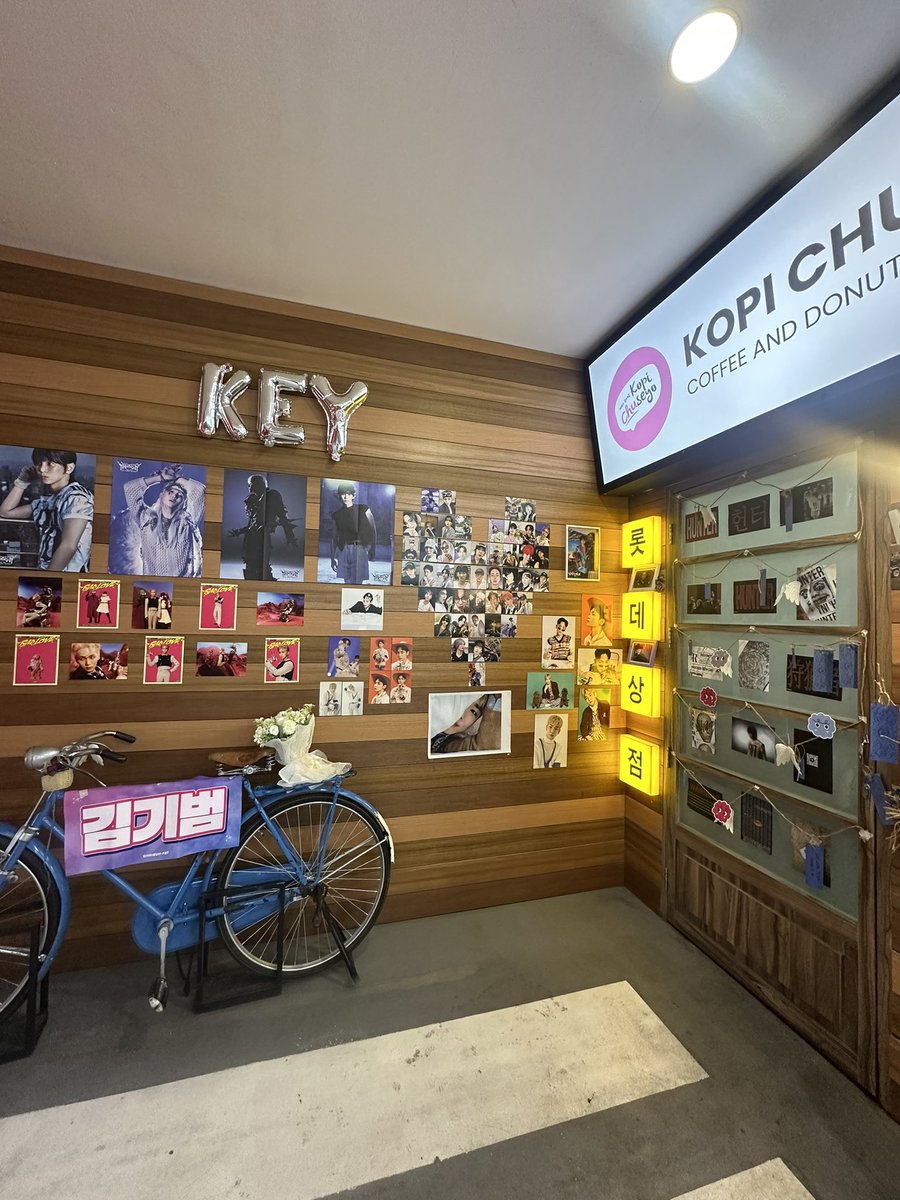 earthtotaemin's tweet photo. thank you for this cute and sweet event @lilfreakslab 🙌🥰 https://t.co/kuVNJ6aODT