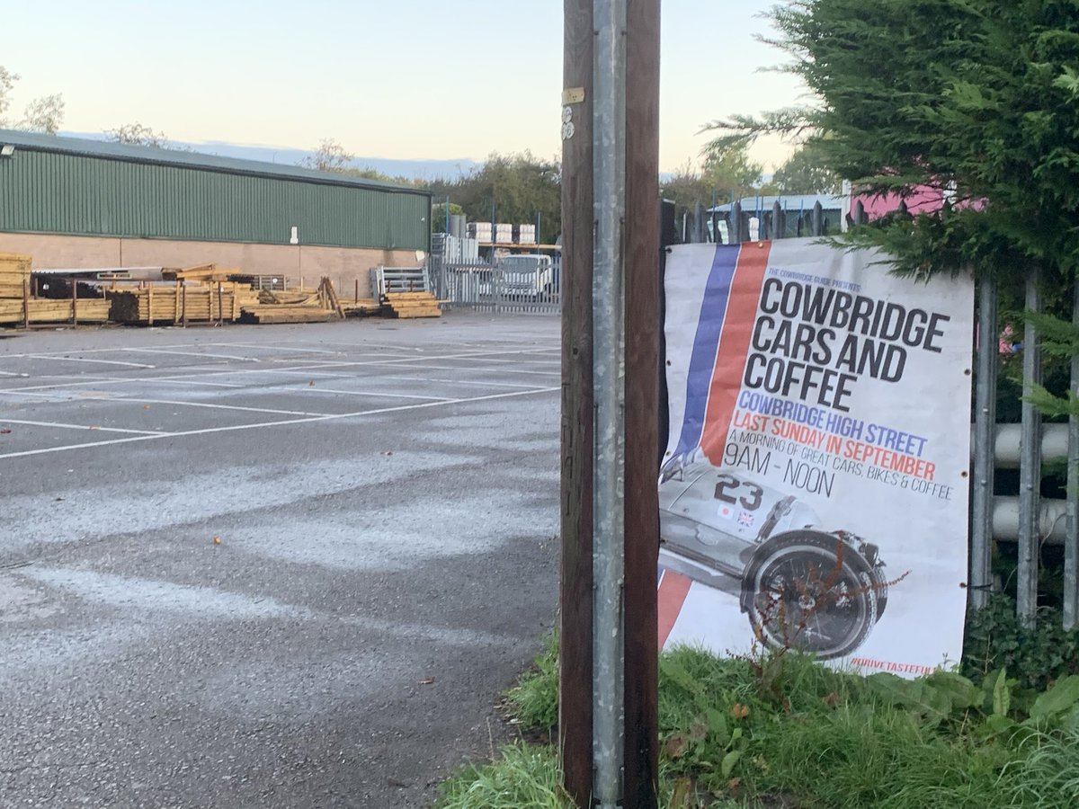 CowbridgeCarsC's tweet image. It’s a beautiful morning in #cowbridge we hope you are all coming down today to #CCC 
Always last Sunday in September
