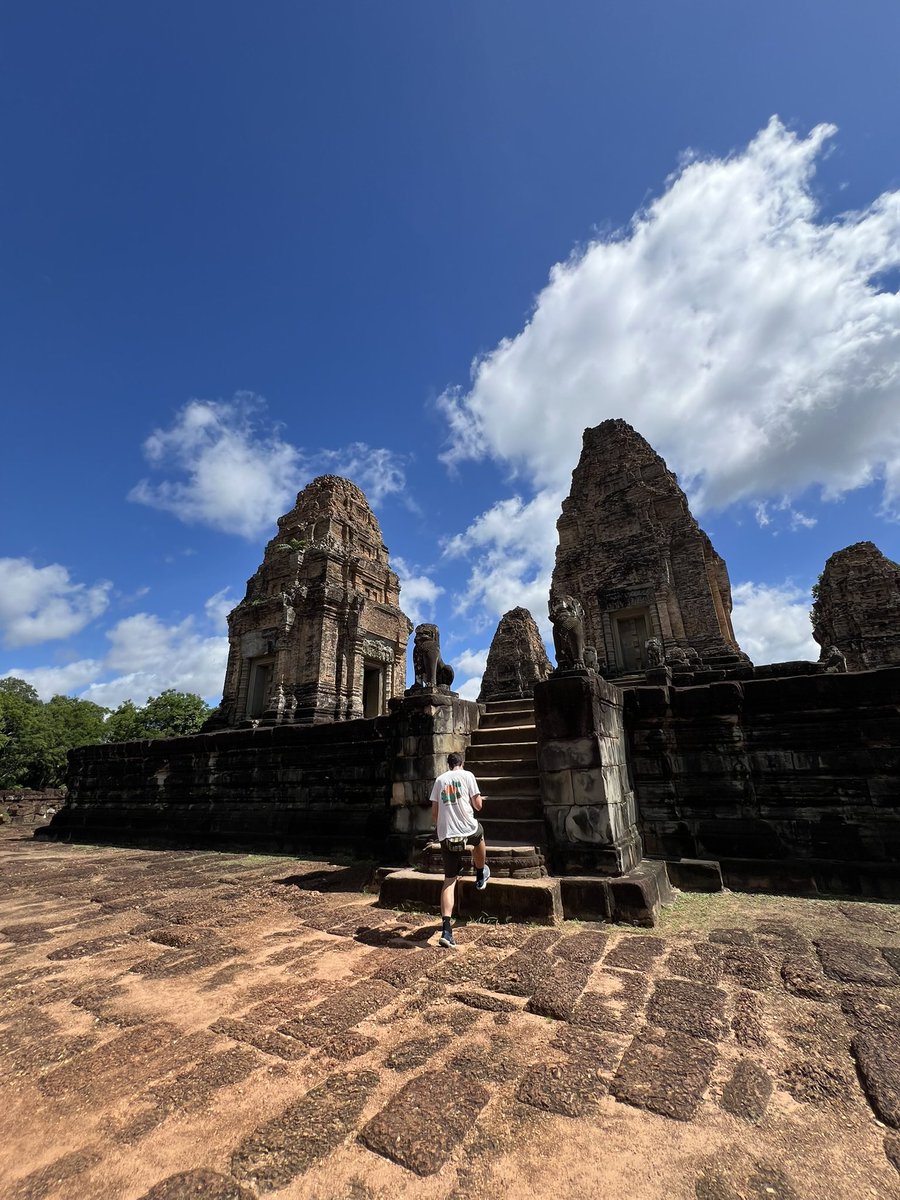 ChhetPoleak's tweet image. Cycling Angkor Archeological Park Visit Less Touristy Temples: 
1 Pre Rup Temple
2 East Mebon Temple
3 Ta Som Temple
4 Neak Poan Temple
5 Preah Khan Temple 
6 Angkor Thom Wall 
Cycling With Poleak
Cycling With Trek Bike

#localguide #angkorguide #CyclingGuide #tourguide #poleak