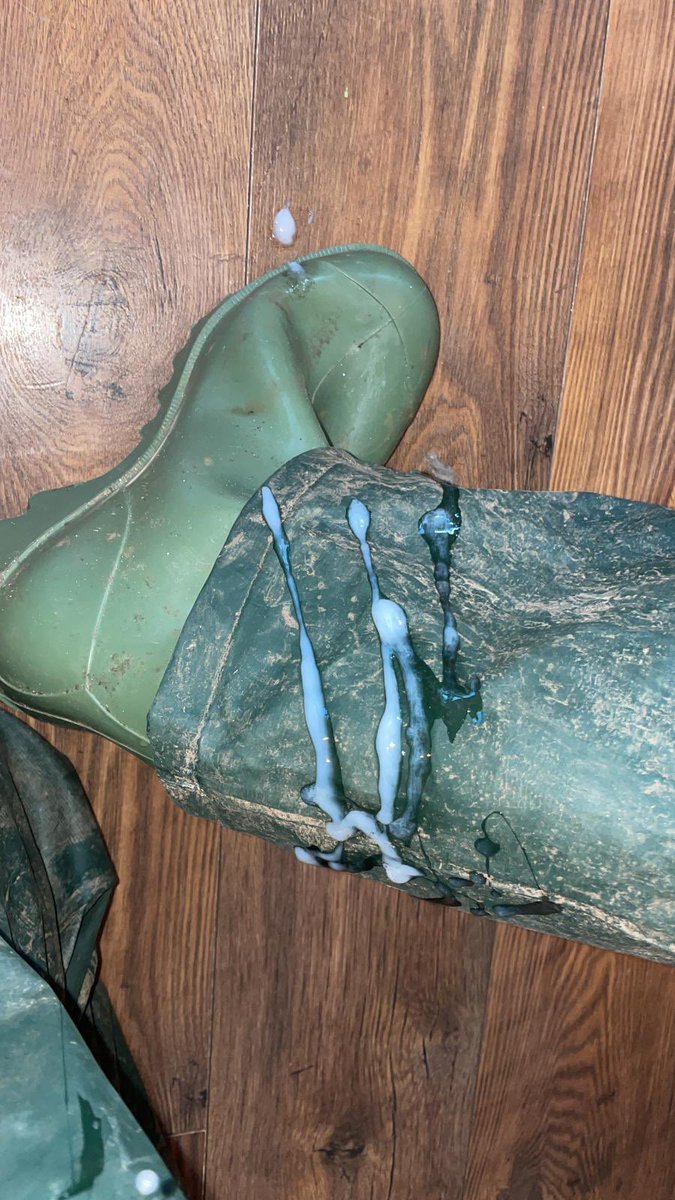 Who cleaning up these?

#gay #wellies #rubberboots #gumboots #gayfetish #farmer #gayfarmer #kink