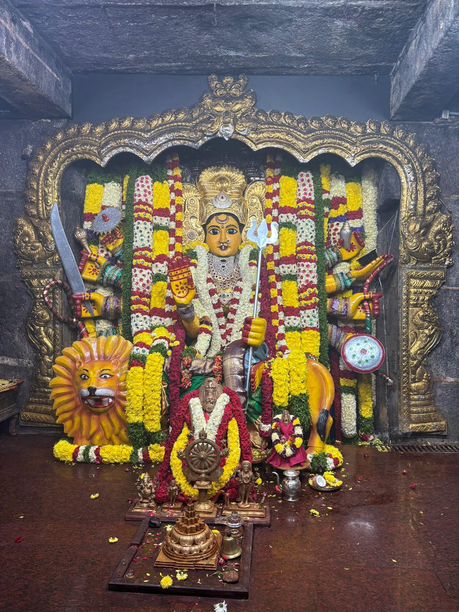 భవానీ దేవి అలంకారం🙏🏻🙏🏻