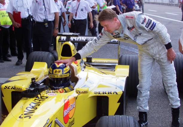 The young man on the right turns 57 today ... Hyvää syntymäpäivää Mika! <a href="/frentzen_hh/">Heinz Harald Frentzen</a> <a href="/F1MikaHakkinen/">Mika Häkkinen</a>