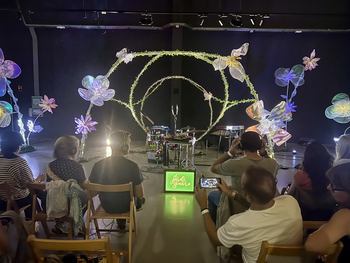 Concert 8D amb so binaural 360 amb Azul Celeste.
Fantàstica cloenda de la segona edició del Now Fest <a href="/ElJardiDigital/">ElJardiDigital</a> al Refugi 1 del Moll de Costa del <a href="/PortTarragona/">Port Tarragona</a>