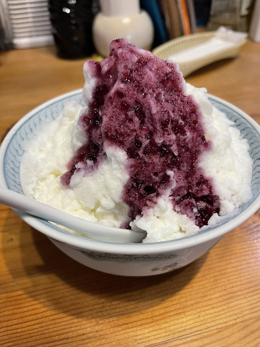 cotton_watanabe's tweet photo. 昼メシ〜かき氷🍧
#3piece #牛カツ #notoko #かき氷 https://t.co/mgEwJcSmwZ