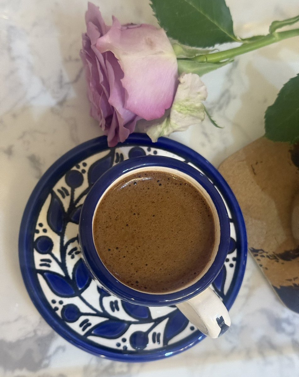 MoNa_ALF123's tweet image. 💌

وقتي معك ..
               يجبر خاطري ويرضيه 
حتى الثواني معك  ..
                     تسرني الف مره  .

      #بس_اقول #قهوتي🤍