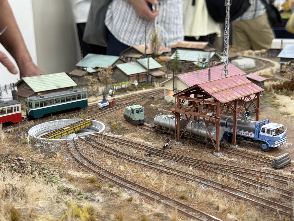 軽便祭行ってまいりました。別海村営軌道・風蓮線すごすぎて言葉を失った。1枚目のクマザサとか、どうやって作ってるんだ… #軽便祭2025