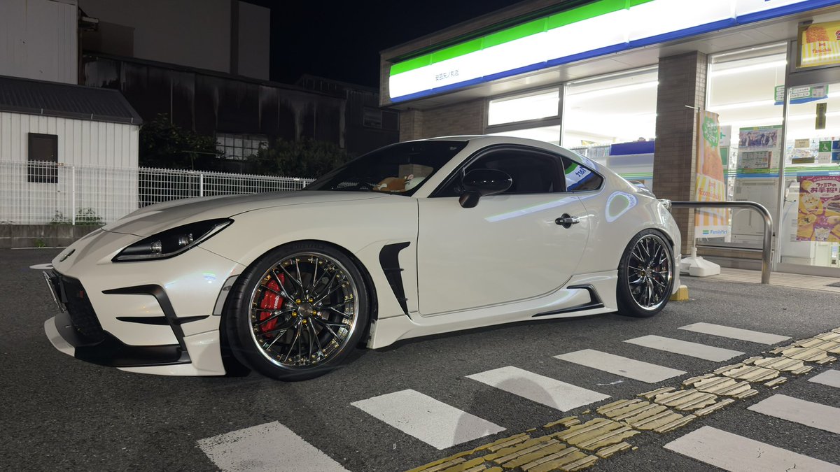あお tweet media