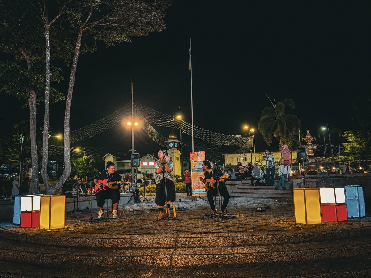 Kuala Kangsar jadi saksi penutup penuh warna Kembara Inspirasi Seni Perak 2025 yang menampilkan persembahan dari Voice In Public.

Dari Ipoh ke Taiping hingga ke Kuala Kangsar. 3 daerah,3 cerita. Tahun depan kita buka lembaran baru. 2026,adakah 6 daerah bakal digegarkan?Nantikan!