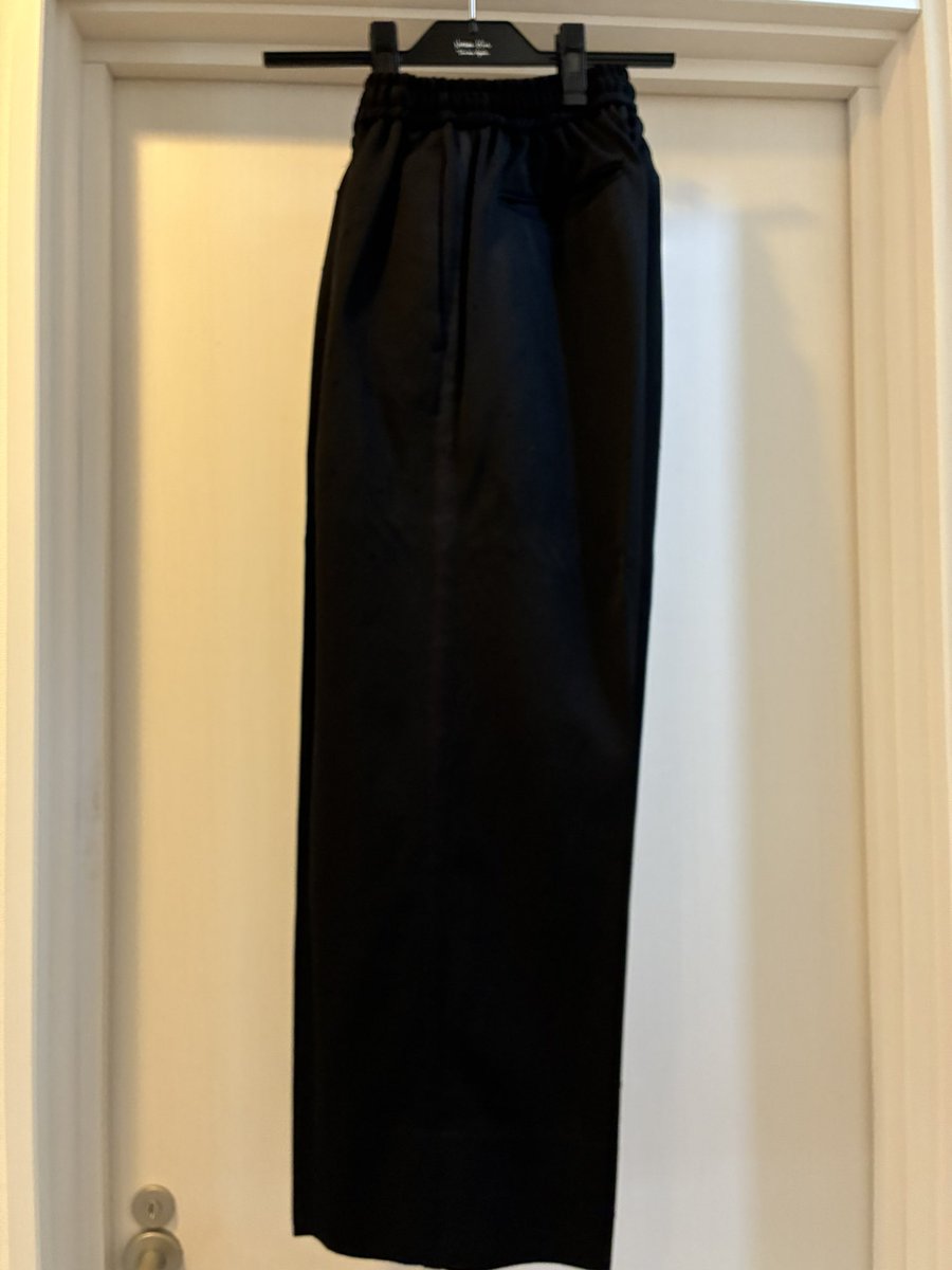 jojoler_ti's tweet photo. NUMBER(N)INE 2000AW
"THE REDISUN"
tuxedo wide pants
散弾銃で撃ち抜いた生地で作られている。

本店行くたび入荷時期を聞いてた。ラックに掛かってたのを見た時は興奮したな。
#MyNumbernineCollection
#numbernine
#ナンバーナイン https://t.co/49sNi2vtfe