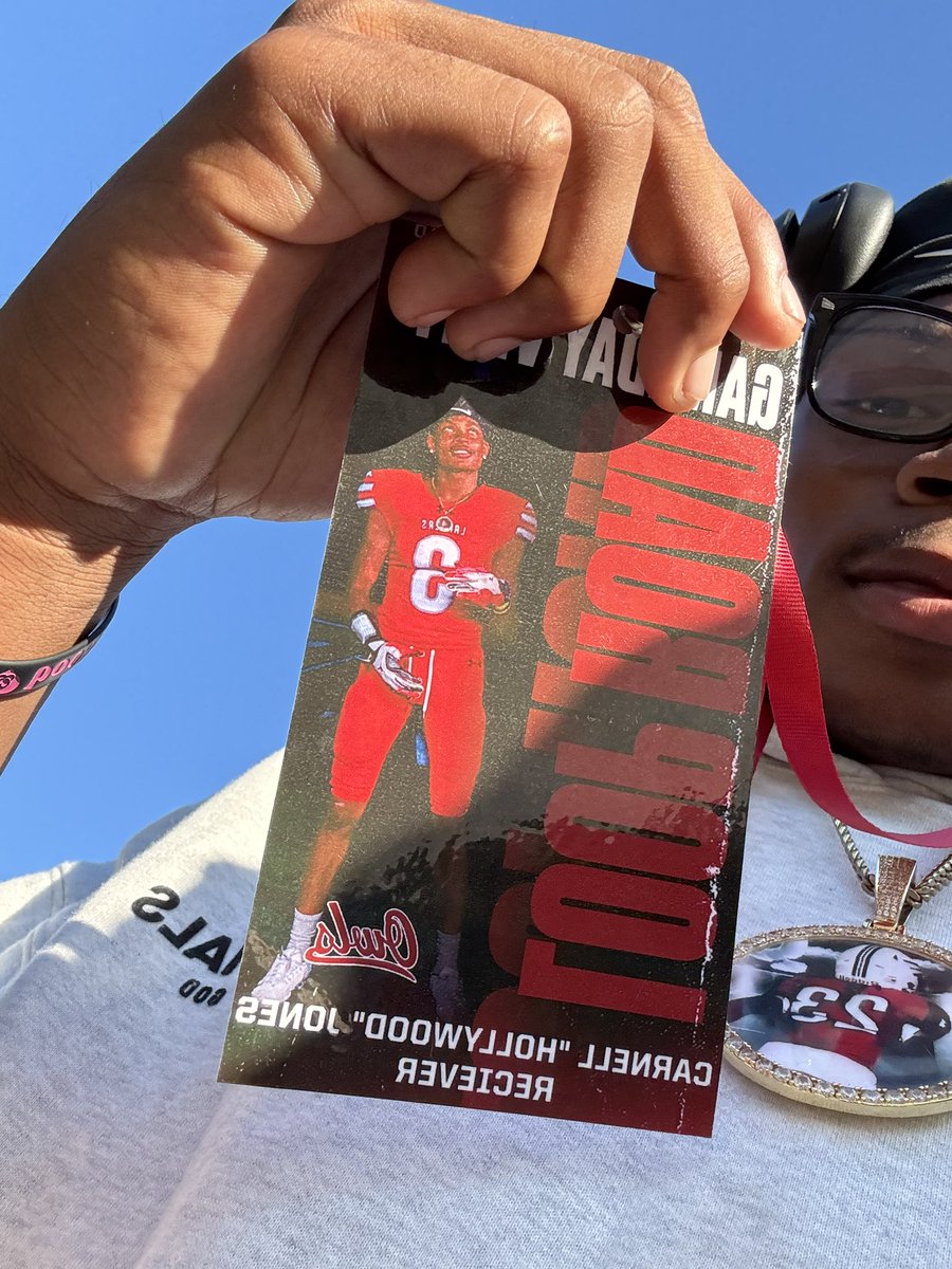 Amazing opportunity to be invited by the <a href="/OwlFootball_/">Foothill College Football</a> family and be able to watch you guys play very blessed . Thank you <a href="/BrandonYounger/">Brandon Younger</a> for having me once again see you again soon owls up 🦉 #agtg #godfirst #carnelljones