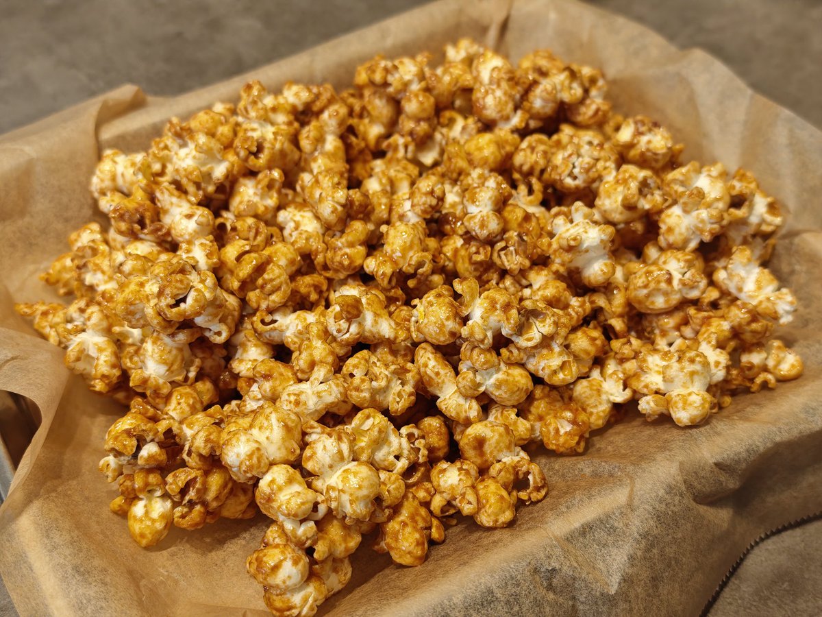 こどもの要望に応えてキャラメルポップコーン作った