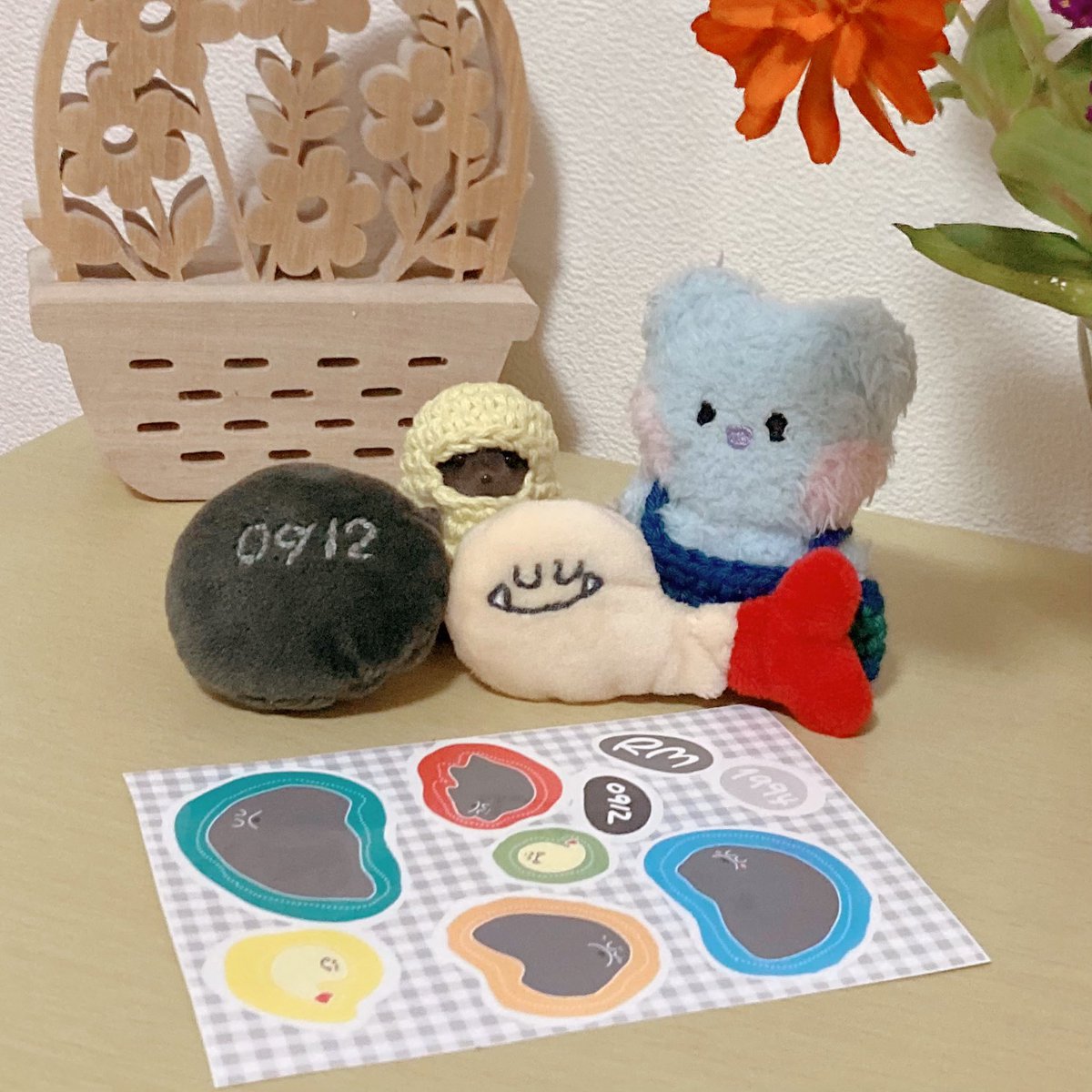 kenkoukotsukim's tweet photo. 2025勝手にナムジュンさんセンイルギフト🎁

今年はタイミング的に数もフォトブックも用意できない上にセンイルをすぎると言う…自分としてはﾓﾔﾓﾔの残るセンイルでしたが、皆さん可愛く撮ってくださって、可愛がってくださって嬉しかったです🥺
みなさんありがとうございました🥳

끝ｯｯ https://t.co/iLcBcOOVZK