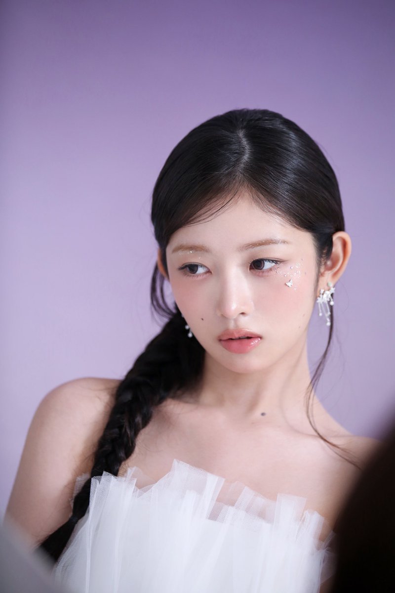 📸
로뮤 예뻐서 화가 머리끝까지 납니다 (화: 169cm)
레이 X rom'u
광고 촬영 현장 비하인드 공개 🌙🎀

m.blog.naver.com/starship_ent/2…

#IVE #아이브
#REI #레이
#로뮤 #romu #ロミュ