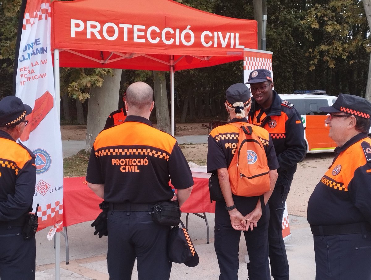 Ja preparats per donar suport a una nova edició de la <a href="/CursaDonaGirona/">Cursa de la Dona de Girona</a>. Pots venir a recollir gratuïtament polseres identificatives per a la mainada. #ProteccióCivil <a href="/Girona_Cat/">Ajuntament de Girona</a>