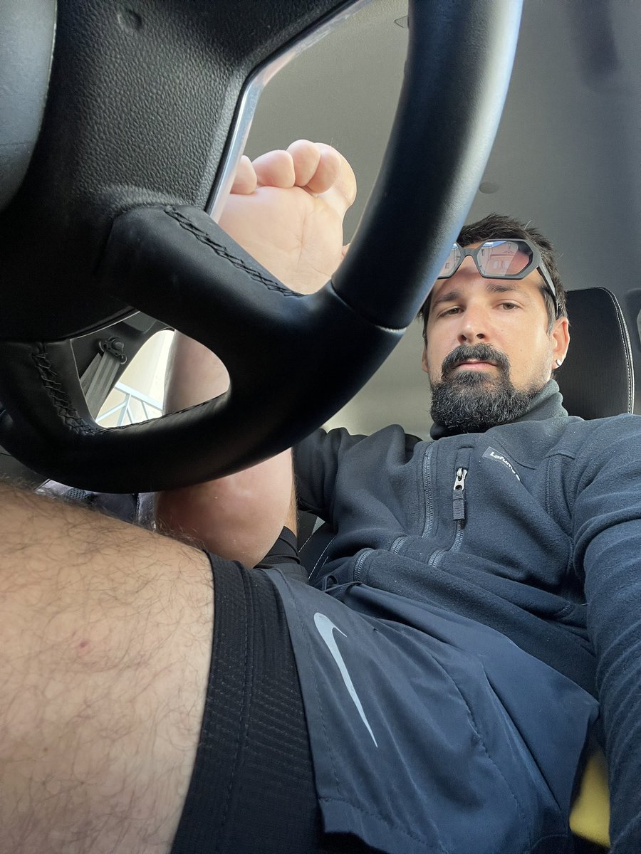 Ulisses Occitan Feet 🦶🏻🥖🇫🇷 tweet media