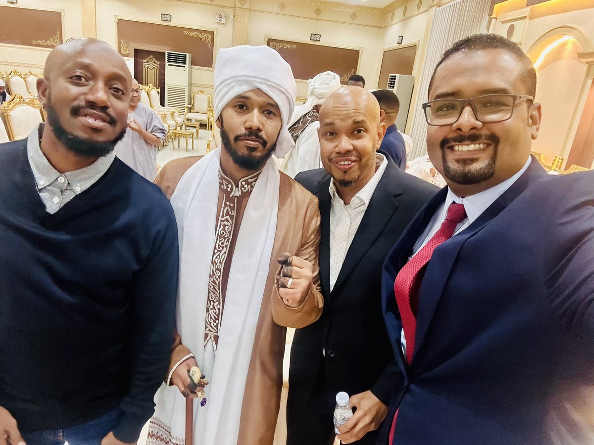 butcher186's tweet image. من مراسم عقد قران الحبيب مهندس عبدالرحيم 

اسال الله ان يجمع بينهم بالمودة وان يجعله زواجا مباركا ميمونا ويسعدهم ويرزقهم الذرية الصالحة 

العقبال عندكم يا احباب