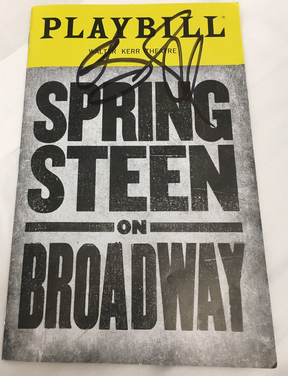 BDoltri's tweet photo. On Sept. 28, 2018, Bruce sign my playbill at Walter Kerr Theatre in Broadway, New York City, 🇺🇸.
❤️🎸🇺🇸🎷🇮🇹❤️🚂❤️🗽❤️
#FromltalyForBruce
#SpringsteenOnBroadway
#LOHADTour
#SpringsteenTour2025
#BruceSpringsteen
#Springsteen
#Springteenism
#28Settembre
#September28 https://t.co/ys1WvXr3fV