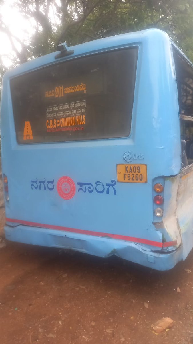 simhadhamari's tweet photo. ಚಾಮುಂಡಿಬೆಟ್ಟದ 26/09/2025 ರಂದು 
ನಡೆದ #KSRTC bus ಅಪಘಾತದಲ್ಲಿ ನಮ್ಮ ತಂದೆ ಚಿಕ್ಕಬಸವೇಗೌಡ 74 ವಯಸ್ಸು 
 ದೈವದಿನರಾಗಿದ್ದಾರೆ ಆದರೆ ಯಾವದೇ ಮಾದ್ಯಮದಲ್ಲಿ ಸುದ್ದಿ ಮಾಡಿರುವುದಿಲ್ಲ
ಮತ್ತು ಇಲಾಖೆಯ ನಿರ್ಲಕ್ಷ್ಯ 
@tv9kannada @publictvnews 
@AsianetNewsSN https://t.co/g6LKgvdMwt
